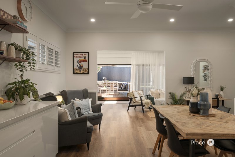 Photo - 17 Zeehan Street, Wavell Heights QLD 4012 - Image 4