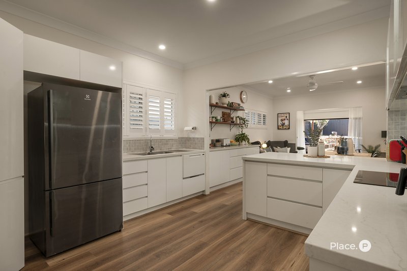 Photo - 17 Zeehan Street, Wavell Heights QLD 4012 - Image 5
