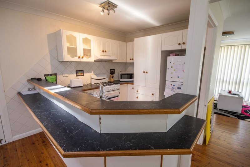 Photo - 17 Zeolite Place, Eagle Vale NSW 2558 - Image 7