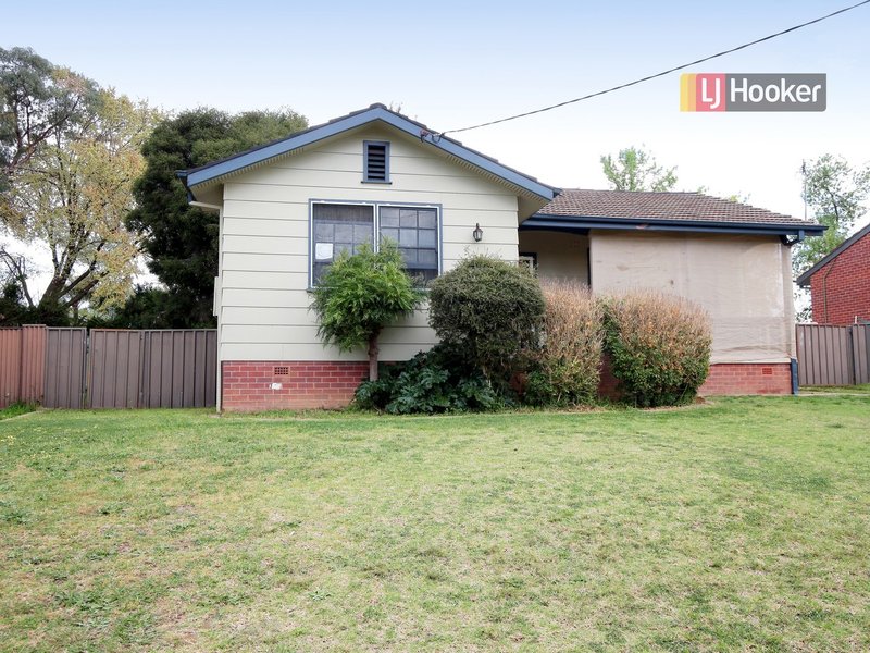 17 Ziegler Avenue, Kooringal NSW 2650