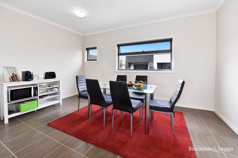 Photo - 17 Zoe Drive, Wollert VIC 3750 - Image 5