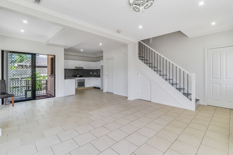 Photo - 1/70-72 Hampden Road, South Wentworthville NSW 2145 - Image 6