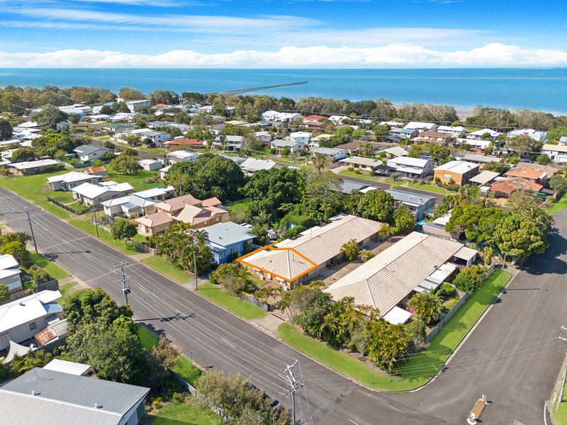 Photo - 1/70-72 King Street, Urangan QLD 4655 - Image 2