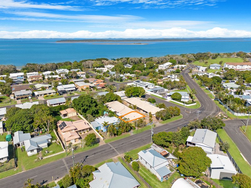 Photo - 1/70-72 King Street, Urangan QLD 4655 - Image 4