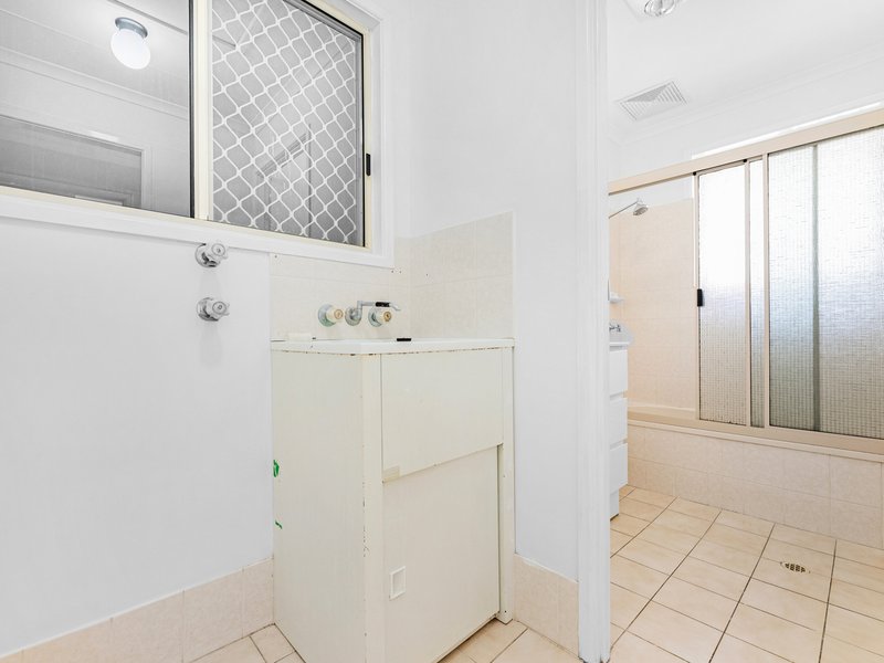 Photo - 1/70-72 King Street, Urangan QLD 4655 - Image 13