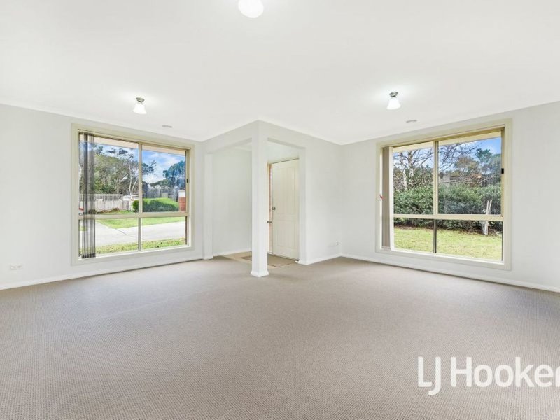 Photo - 1/70-72 Robjant Street, Hampton Park VIC 3976 - Image 3