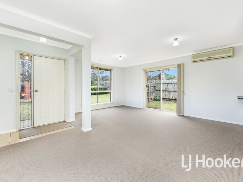 Photo - 1/70-72 Robjant Street, Hampton Park VIC 3976 - Image 6