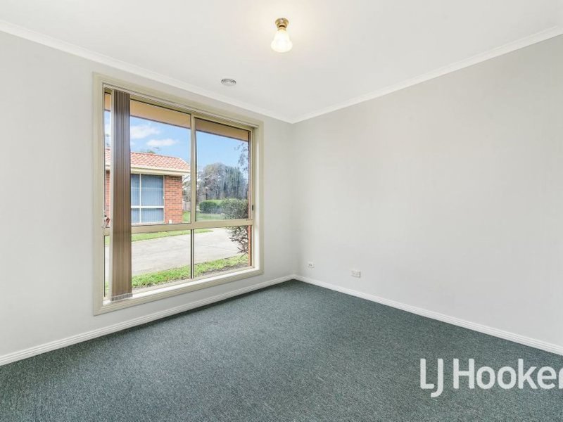 Photo - 1/70-72 Robjant Street, Hampton Park VIC 3976 - Image 7