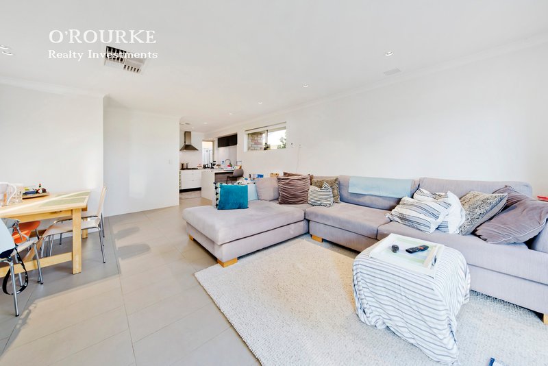 Photo - 1/70 Deanmore Road, Scarborough WA 6019 - Image 3