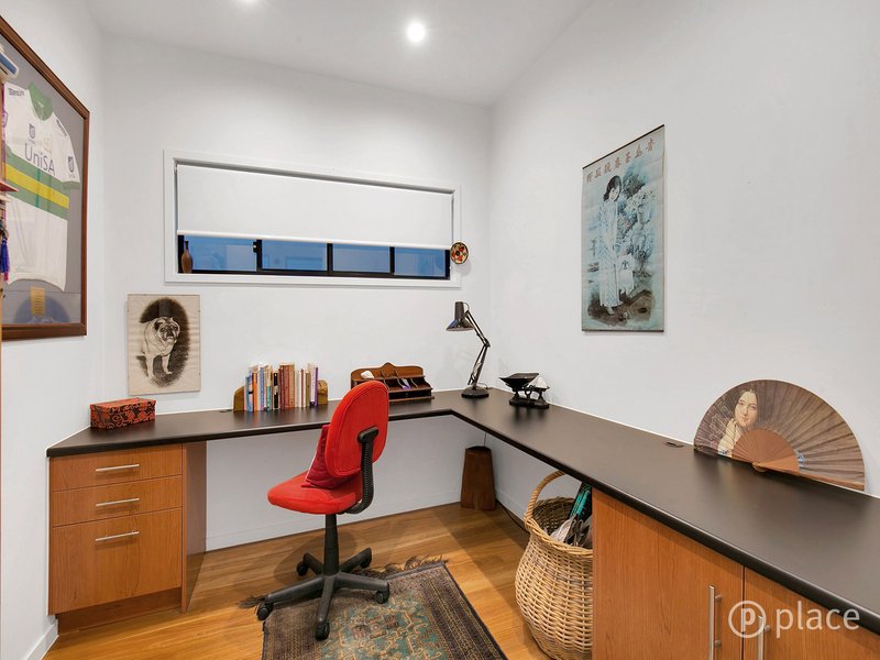 Photo - 170 Jesmond Road, Indooroopilly QLD 4068 - Image 9