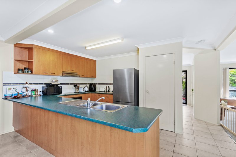 Photo - 170 Kirralee Crescent, Upper Kedron QLD 4055 - Image 11