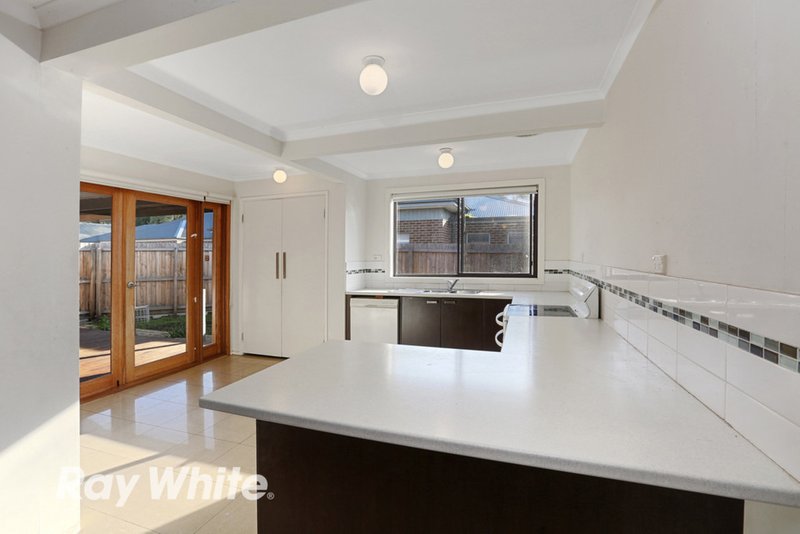 Photo - 1/70 Smeaton Close, Lara VIC 3212 - Image 3