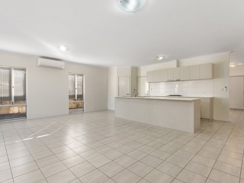 Photo - 170 Sunrise Boulevard, Wellard WA 6170 - Image 10