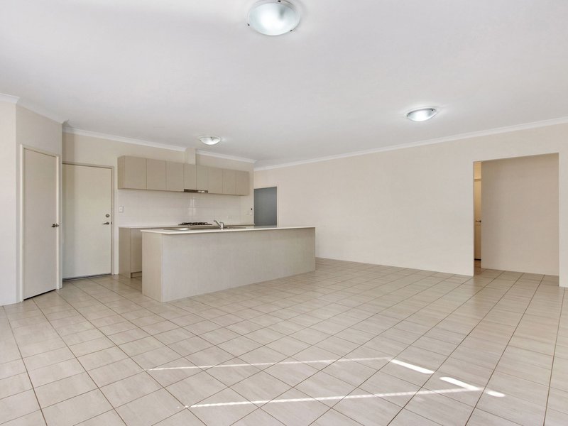 Photo - 170 Sunrise Boulevard, Wellard WA 6170 - Image 11