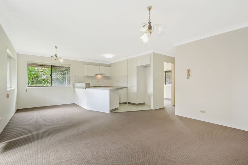 Photo - 1/70 Wellington Street, Coorparoo QLD 4151 - Image 2