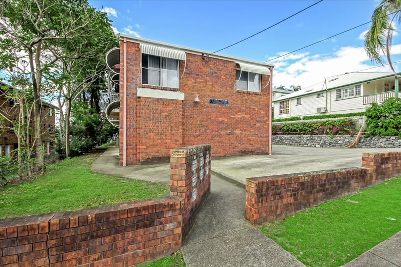 Photo - 1/70 Wellington Street, Coorparoo QLD 4151 - Image 11