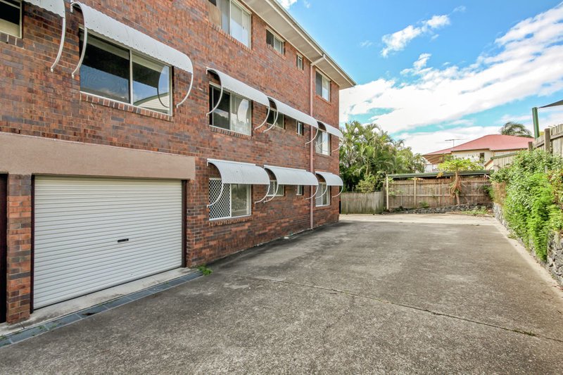 Photo - 1/70 Wellington Street, Coorparoo QLD 4151 - Image 12