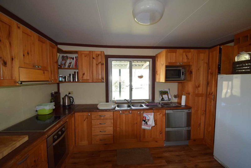 Photo - 170 Willaura Drive, Coominya QLD 4311 - Image 3