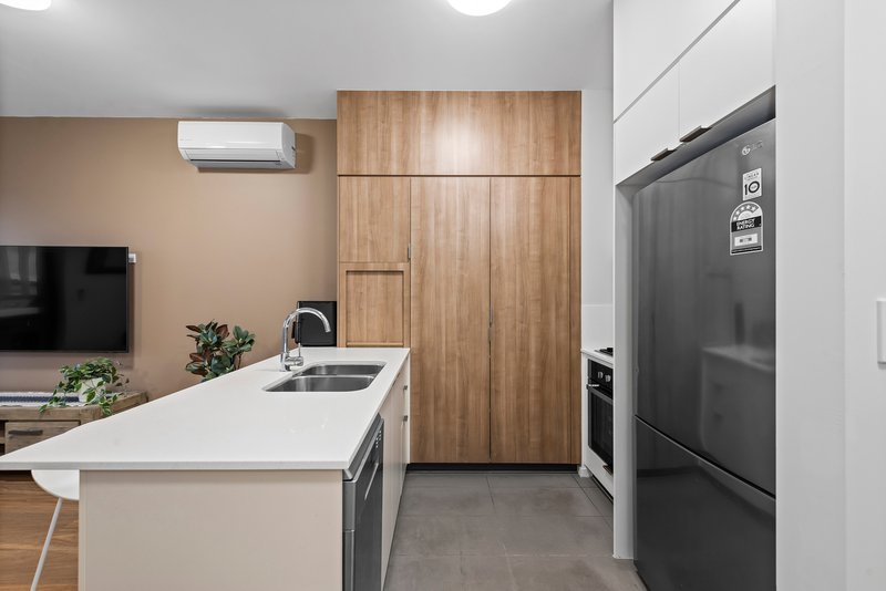 Photo - 1701/25 Charlotte Street, Chermside QLD 4032 - Image 1