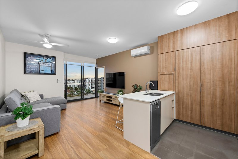Photo - 1701/25 Charlotte Street, Chermside QLD 4032 - Image 2