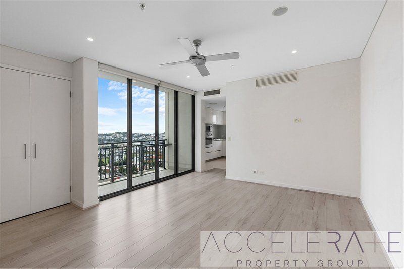 Photo - 1701/35 Campbell Street, Bowen Hills QLD 4006 - Image 7