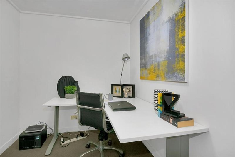 Photo - 1701/92 Quay Street, Brisbane City QLD 4000 - Image 11