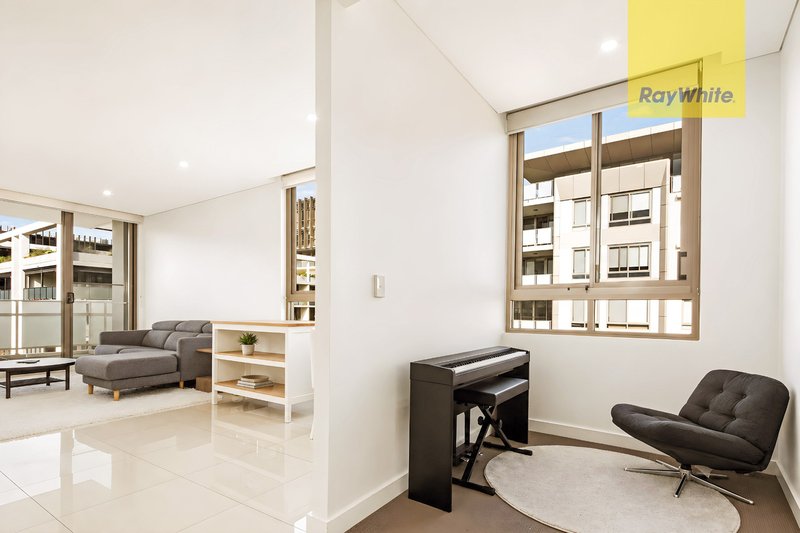 Photo - 1702/1A Morton Street, Parramatta NSW 2150 - Image 3