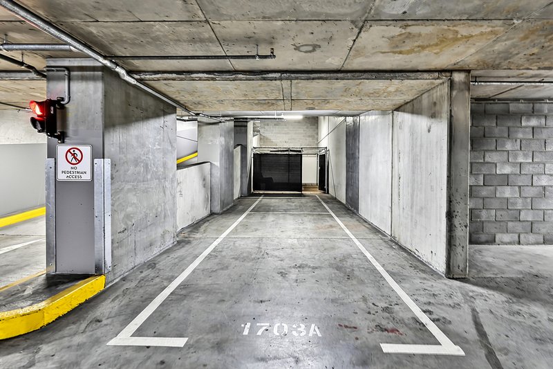 Photo - 1703/1 Almeida Crescent, South Yarra VIC 3141 - Image 10