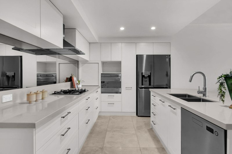 Photo - 1703/1 Rialto Quay Drive, Hope Island QLD 4212 - Image 3