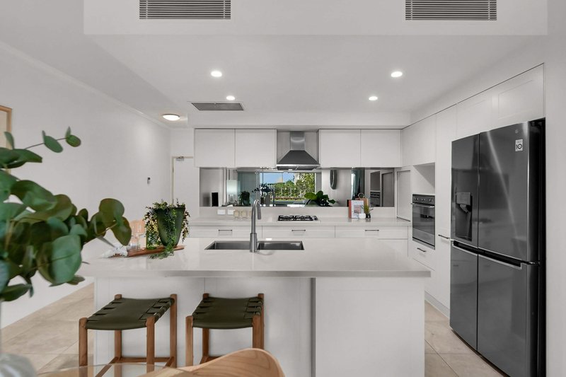 Photo - 1703/1 Rialto Quay Drive, Hope Island QLD 4212 - Image 5