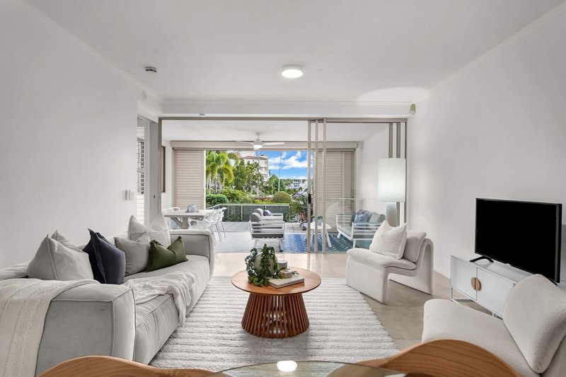 Photo - 1703/1 Rialto Quay Drive, Hope Island QLD 4212 - Image 8
