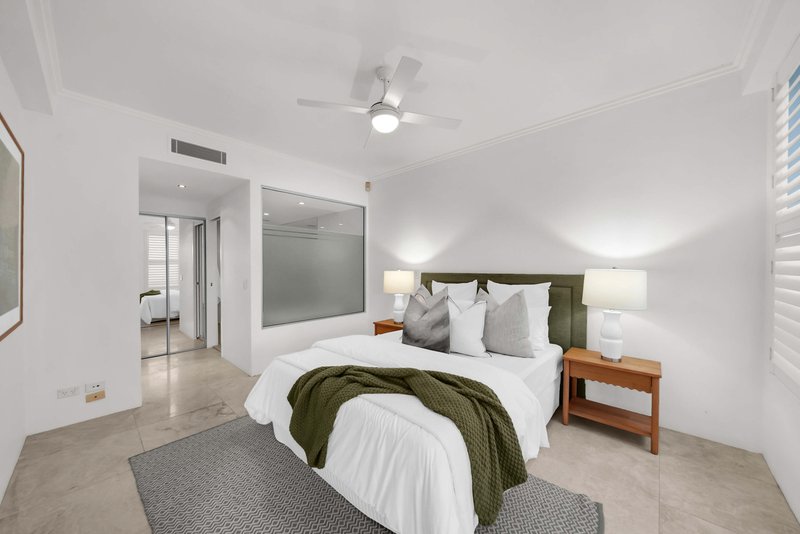 Photo - 1703/1 Rialto Quay Drive, Hope Island QLD 4212 - Image 11