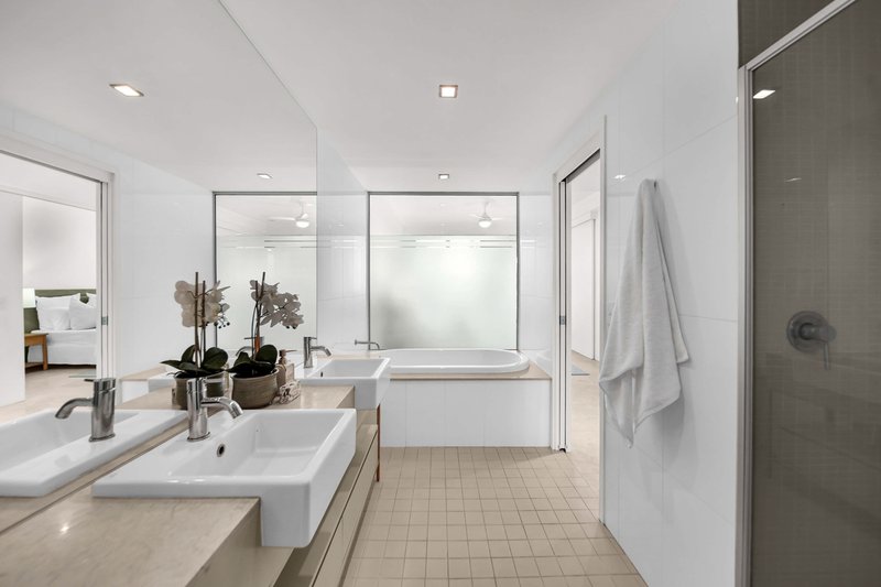 Photo - 1703/1 Rialto Quay Drive, Hope Island QLD 4212 - Image 13