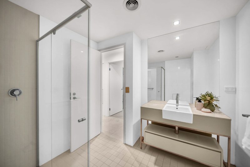 Photo - 1703/1 Rialto Quay Drive, Hope Island QLD 4212 - Image 17