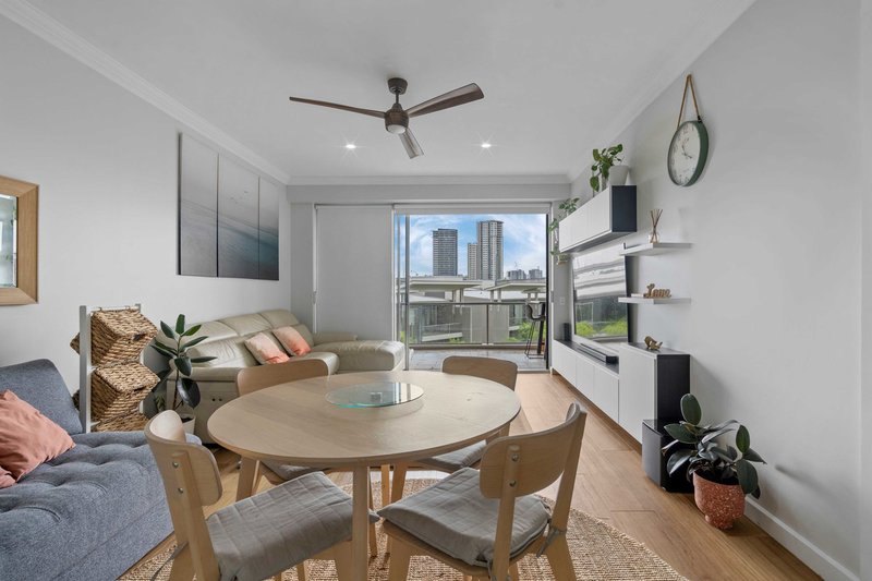 Photo - 1703/141 Campbell Street, Bowen Hills QLD 4006 - Image 5