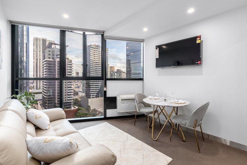 Photo - 1704/33 Clarke Street, Southbank VIC 3006 - Image 2