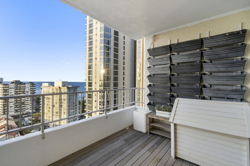 Photo - 1704/3422 Surfers Paradise Boulevard, Surfers Paradise QLD 4217 - Image 9