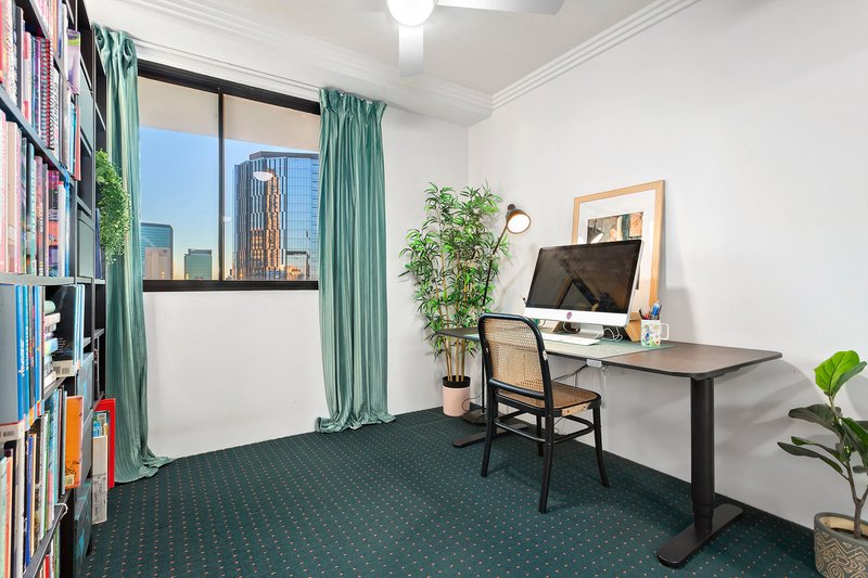 Photo - 1704/361 Turbot Street, Spring Hill QLD 4000 - Image 7