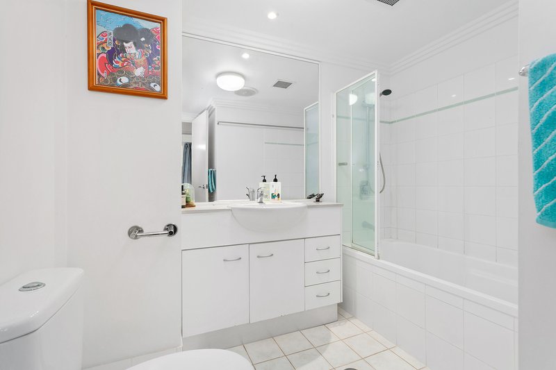 Photo - 1704/361 Turbot Street, Spring Hill QLD 4000 - Image 8