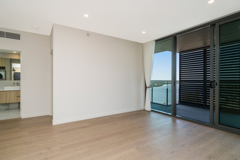Photo - 1705/3 Kintail Road, Applecross WA 6153 - Image 8