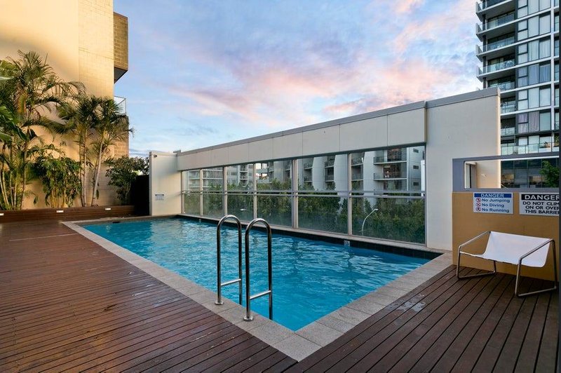 Photo - 1705/41 Blamey Street, Kelvin Grove QLD 4059 - Image 7