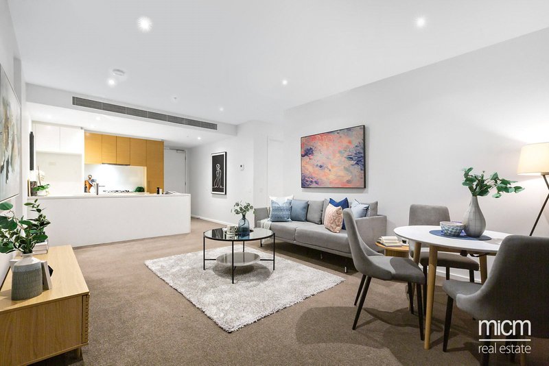 Photo - 1705/9 Power Street, Southbank VIC 3006 - Image 2