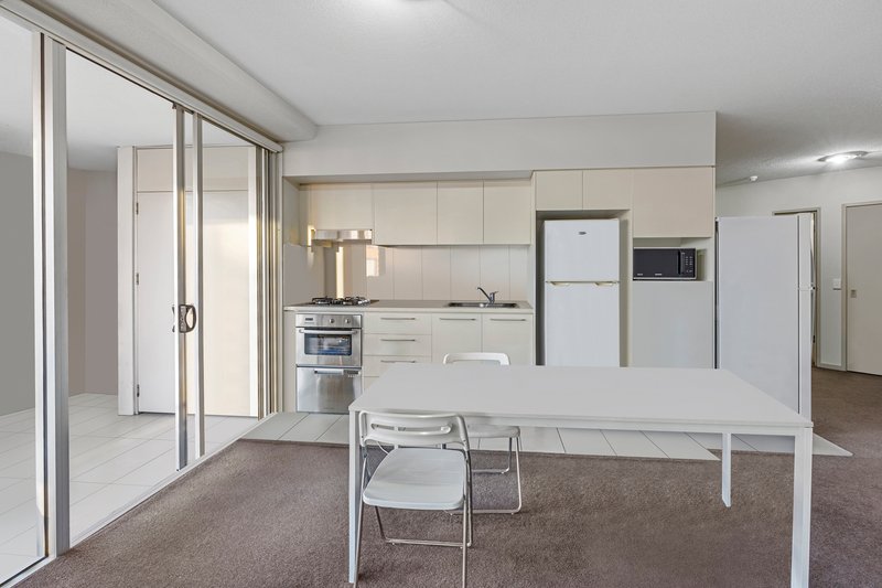 Photo - 1706/41 Blamey Street, Kelvin Grove QLD 4059 - Image 4