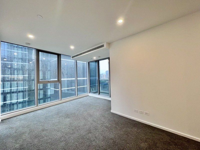 Photo - 1706/81 City Road, Southbank VIC 3006 - Image 2