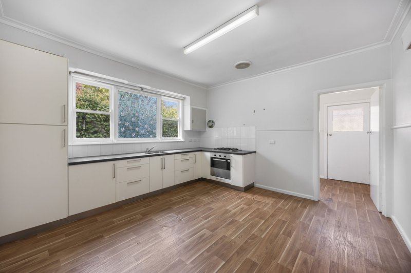 Photo - 1/707 Humffray Street South, Mount Pleasant VIC 3350 - Image 5