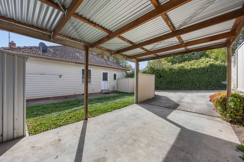 Photo - 1/707 Humffray Street South, Mount Pleasant VIC 3350 - Image 9