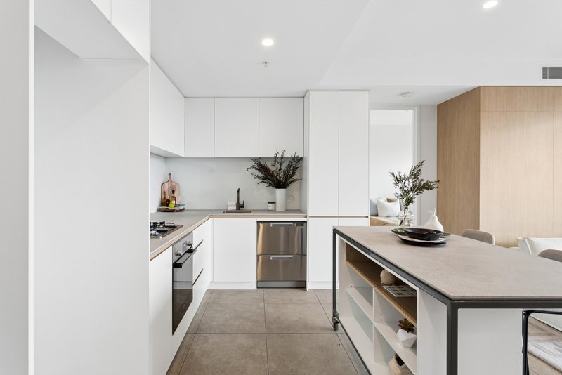 Photo - 1707/17 Penny Place, Adelaide SA 5000 - Image 8