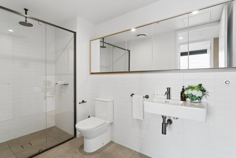 Photo - 1707/17 Penny Place, Adelaide SA 5000 - Image 11