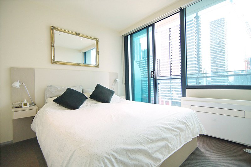 Photo - 1708/181 Abeckett Street, Melbourne VIC 3000 - Image 3