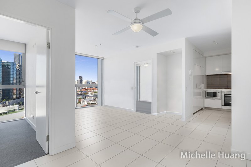 Photo - 1708/348 Water Street, Fortitude Valley QLD 4006 - Image 7